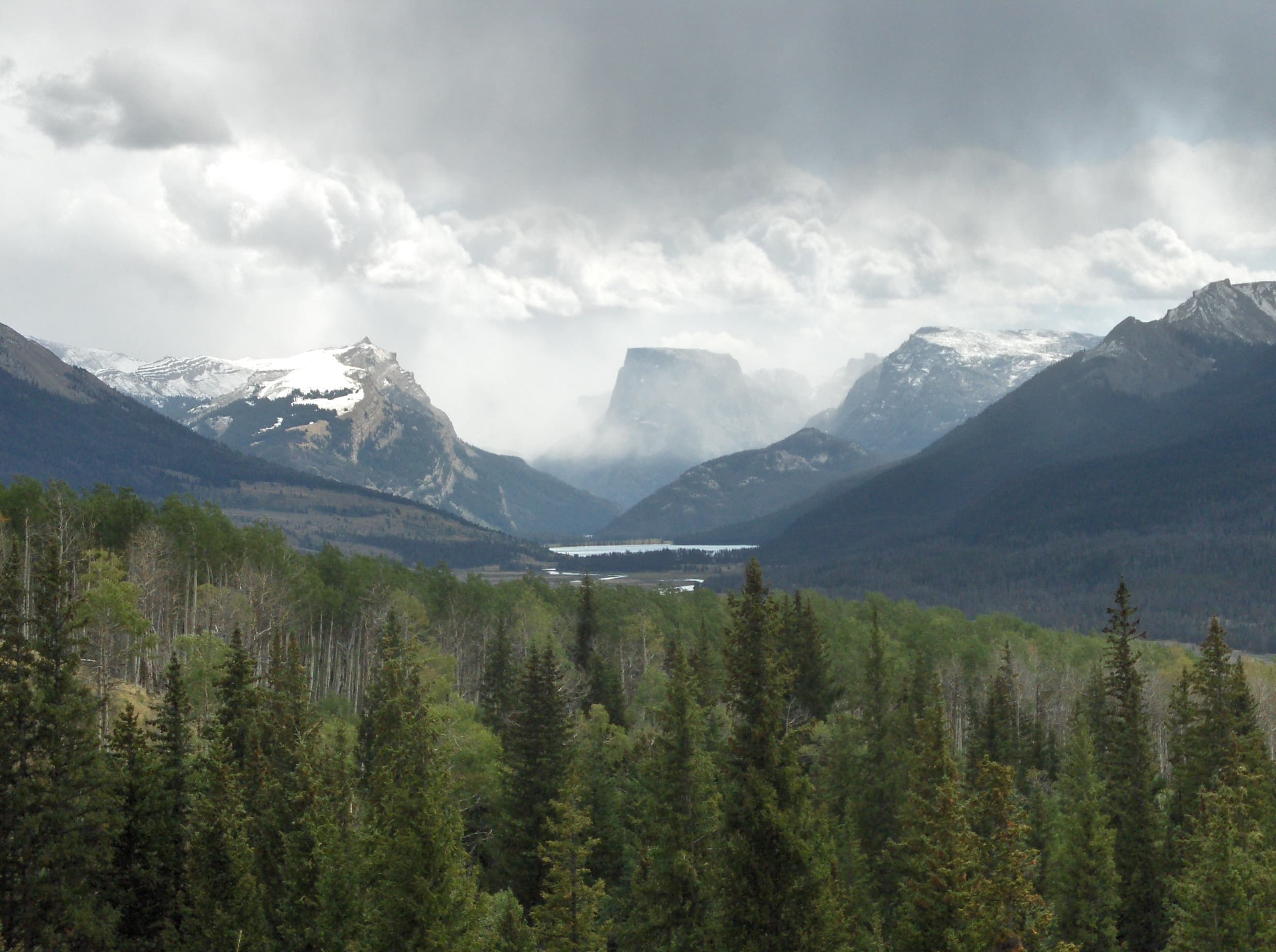 Squaretop Mountain and the Green River Lakes from the forest on the Pinedale Ranger District. Photo by Jamie Schoen, 2008.